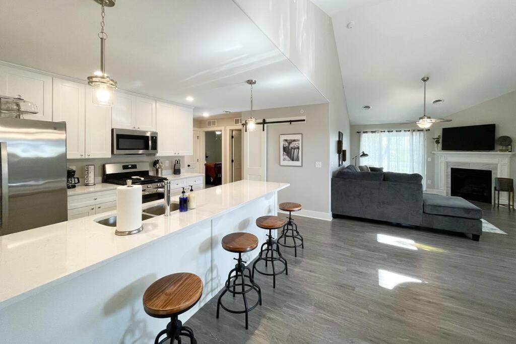 New Beautiful 3 Bedroom Condo In Bettendorf Exterior foto