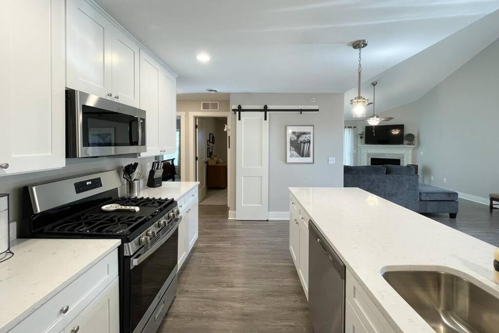 New Beautiful 3 Bedroom Condo In Bettendorf Exterior foto